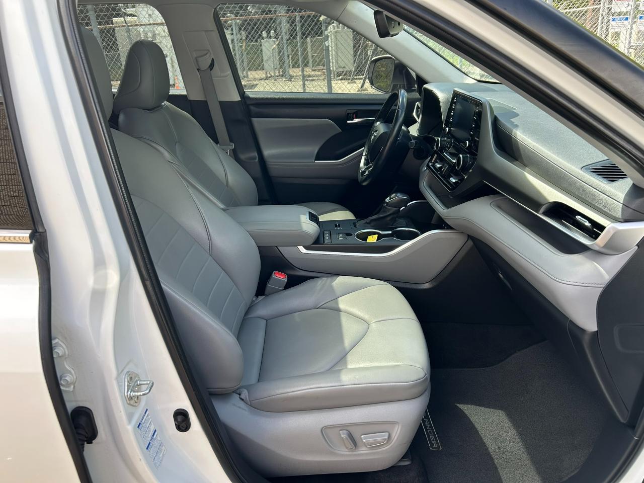Toyota Highlander Hybrid XLE AWD 2021