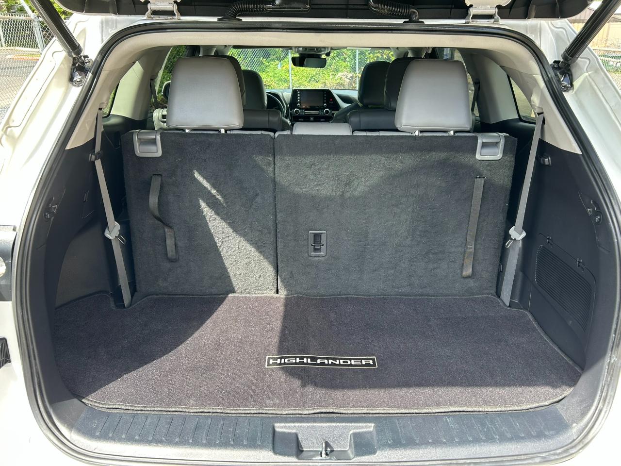 Toyota Highlander Hybrid XLE AWD 2021