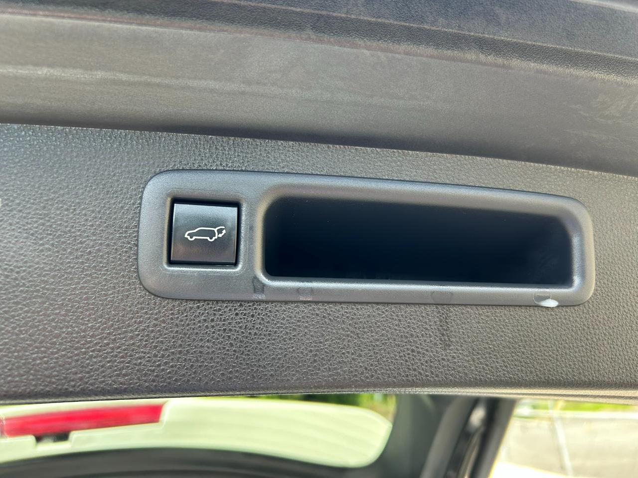 Toyota Highlander Hybrid XLE AWD 2021