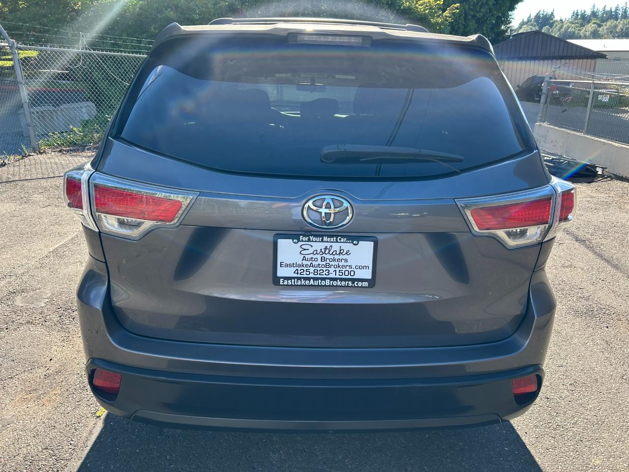 Toyota Highlander LE FWD I4 2015