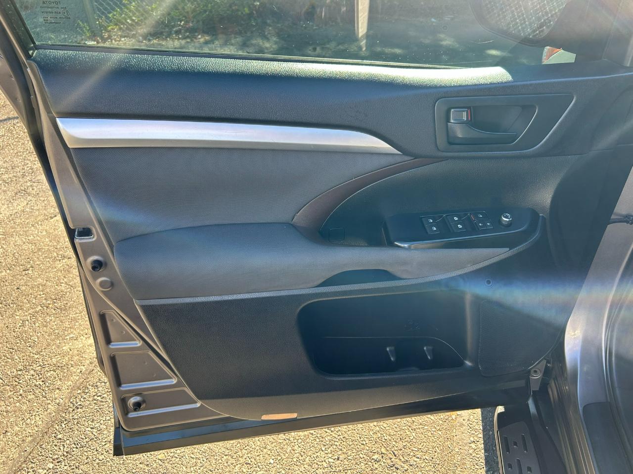 Toyota Highlander LE FWD I4 2015