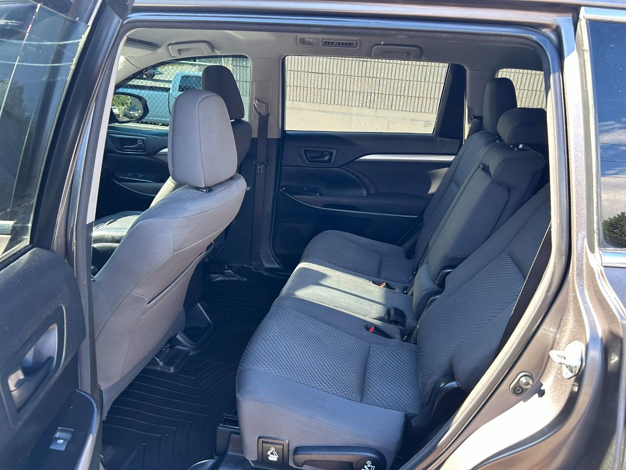 Toyota Highlander LE FWD I4 2015