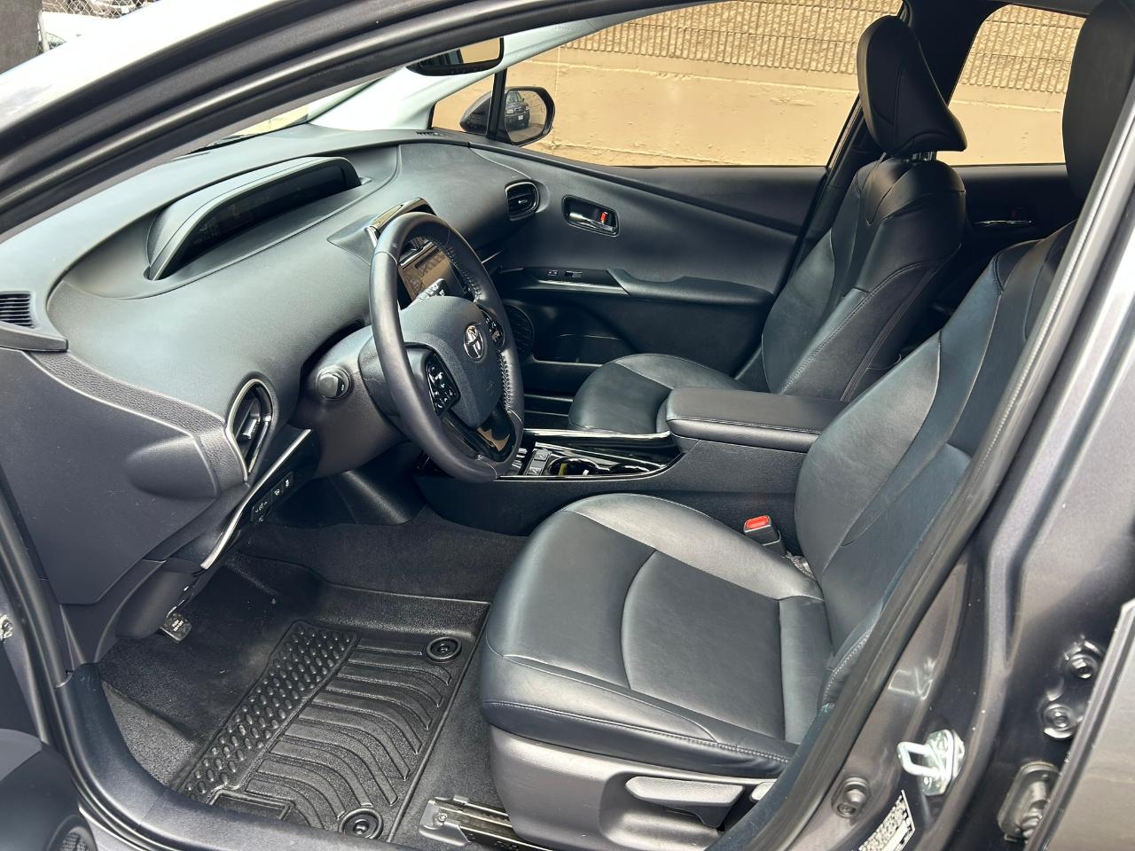 Toyota Prius XLE AWD-e 2019