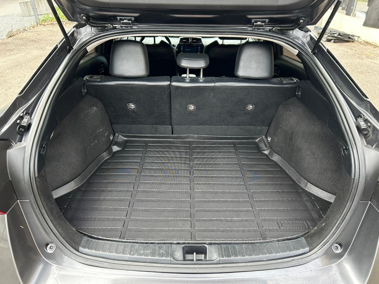 Toyota Prius XLE AWD-e 2019
