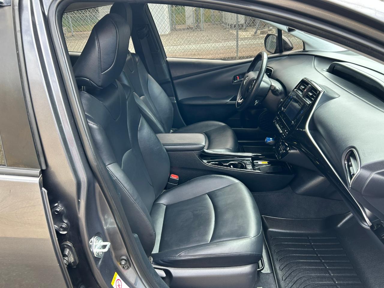 Toyota Prius XLE AWD-e 2019