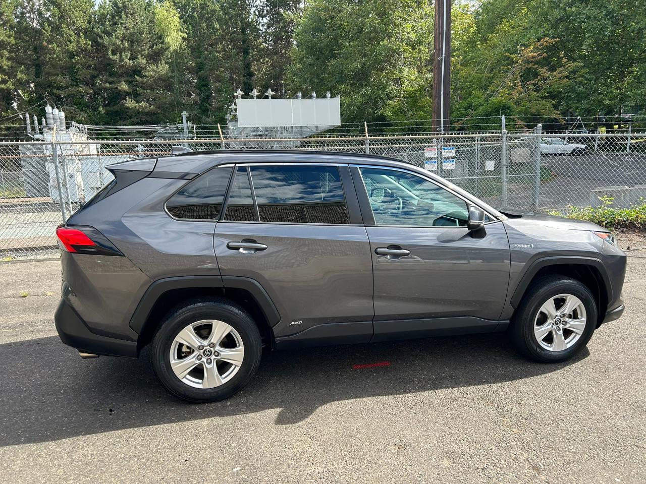 Toyota RAV4 Hybrid XLE 2019