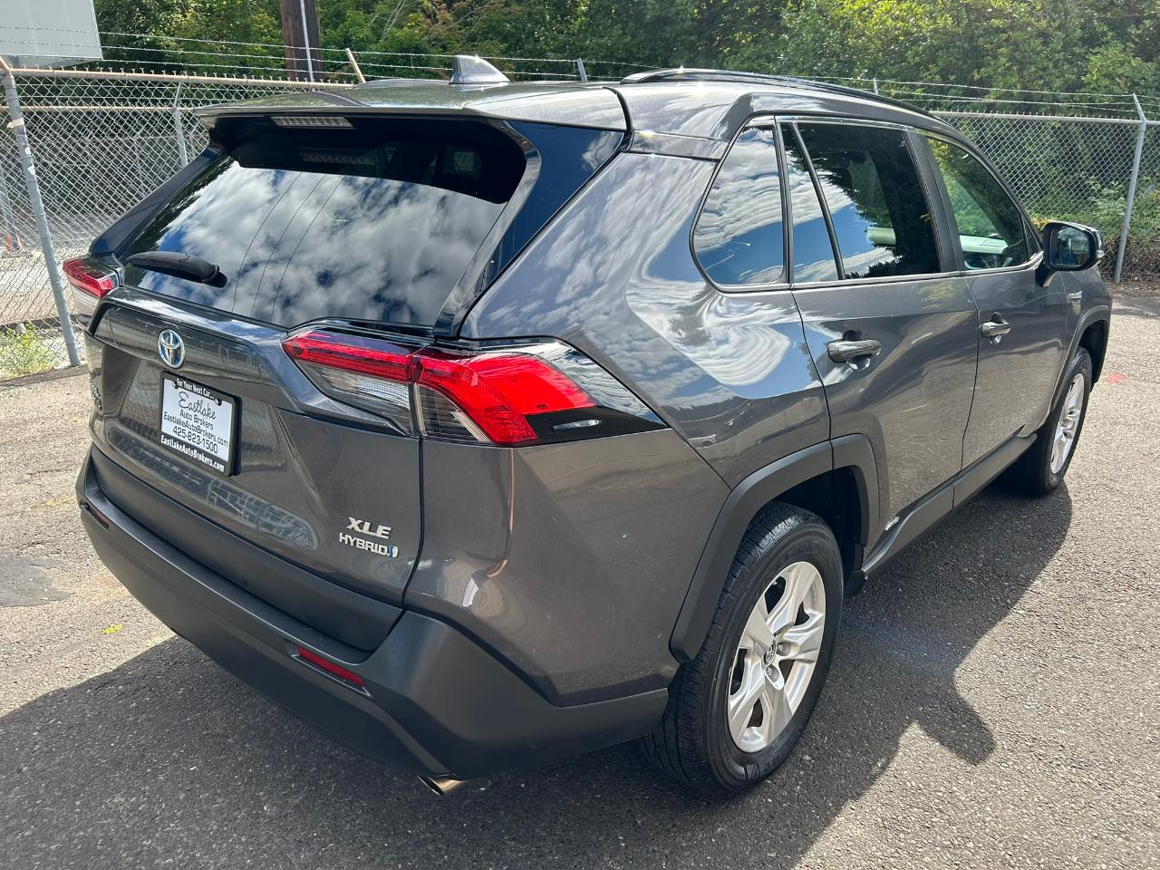 Toyota RAV4 Hybrid XLE 2019