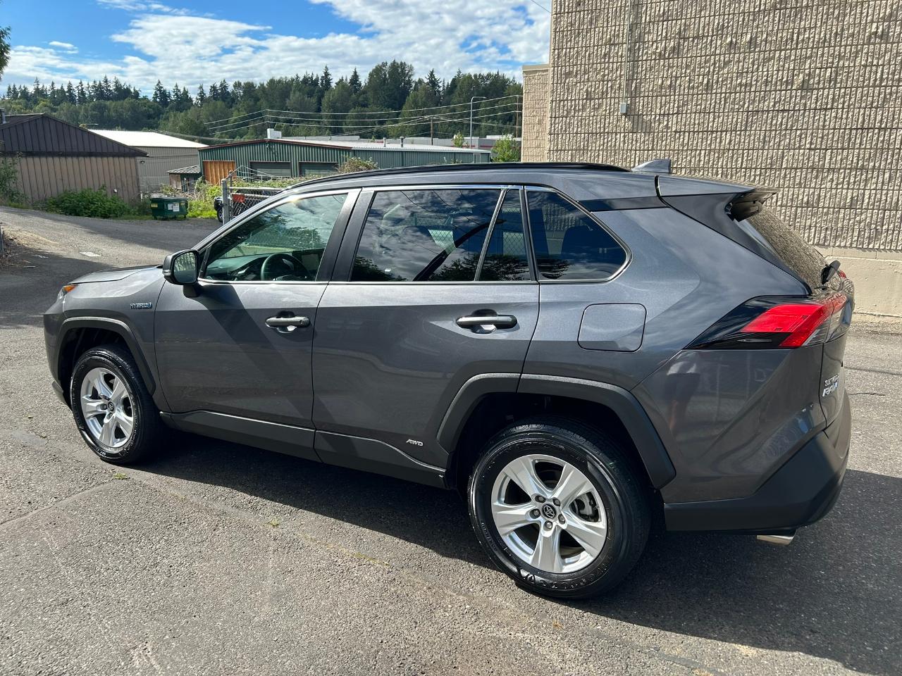 Toyota RAV4 Hybrid XLE 2019