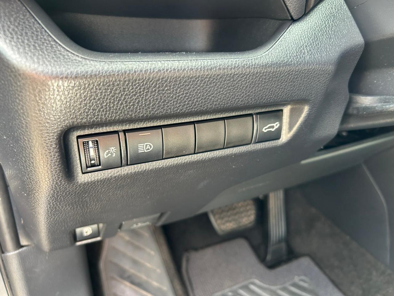 Toyota RAV4 Hybrid XLE 2019