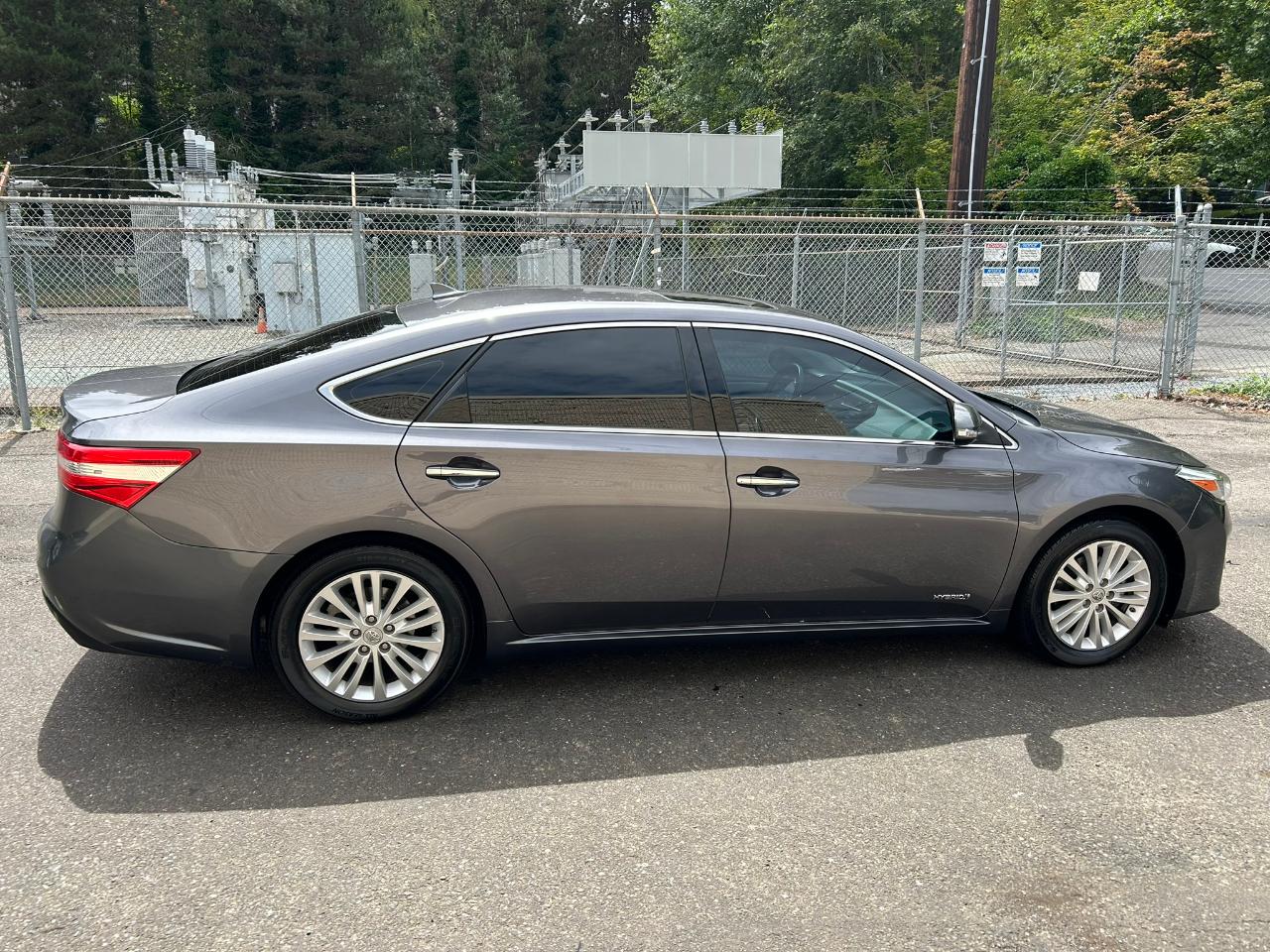 Toyota Avalon Hybrid Limited 2014