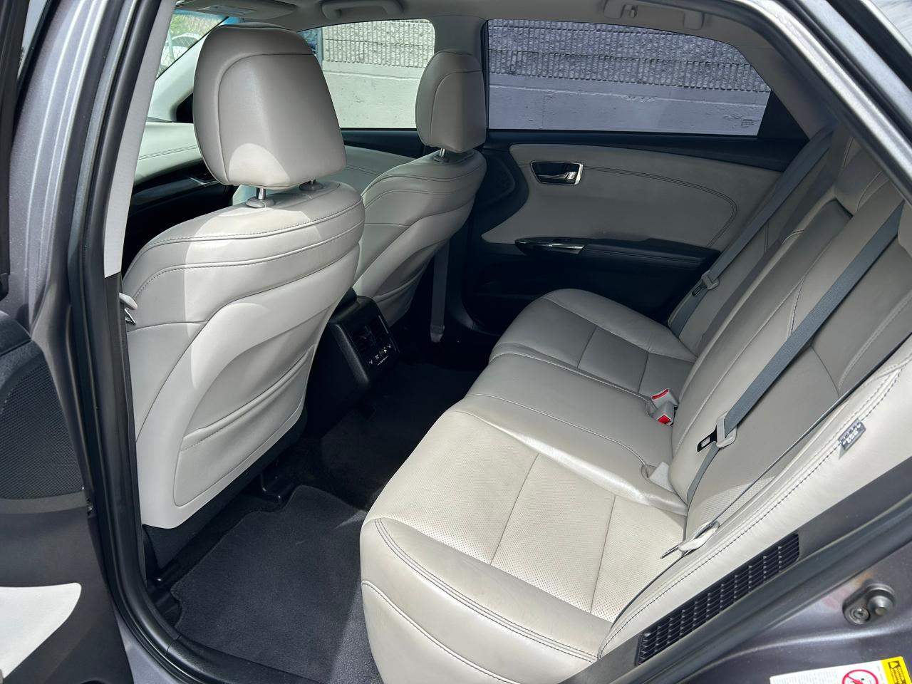 Toyota Avalon Hybrid Limited 2014