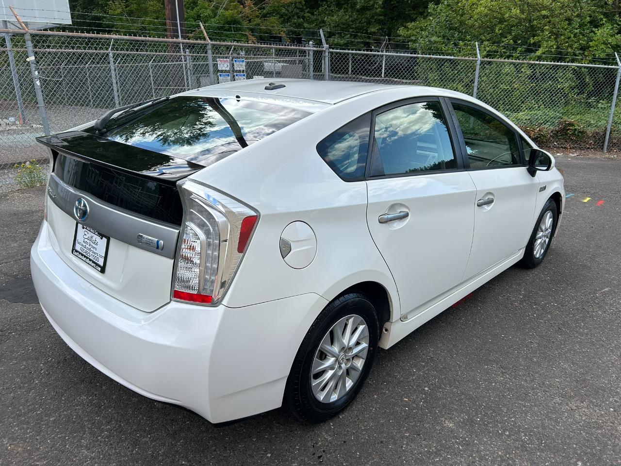 Toyota Prius Plug-In 2013