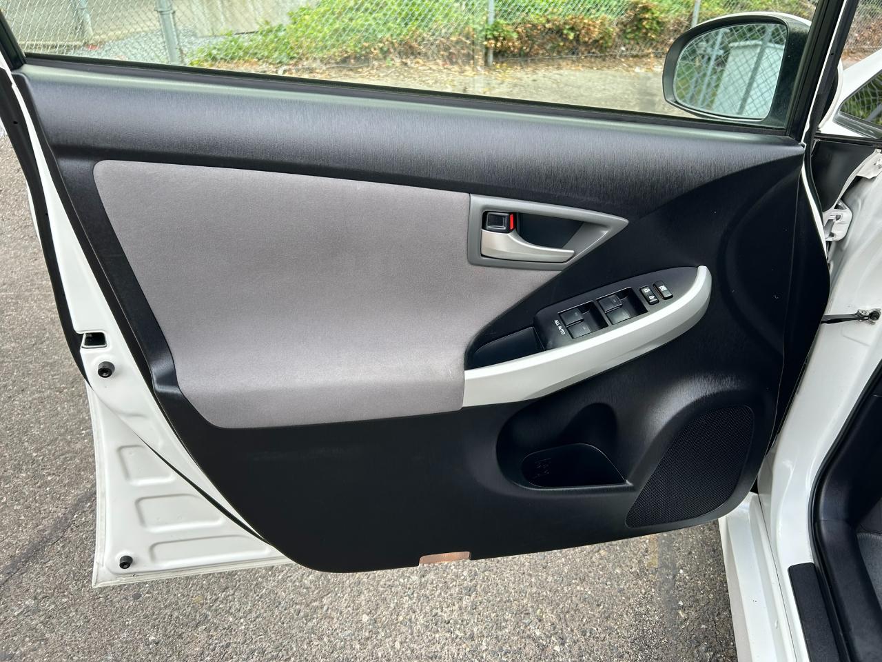Toyota Prius Plug-In 2013