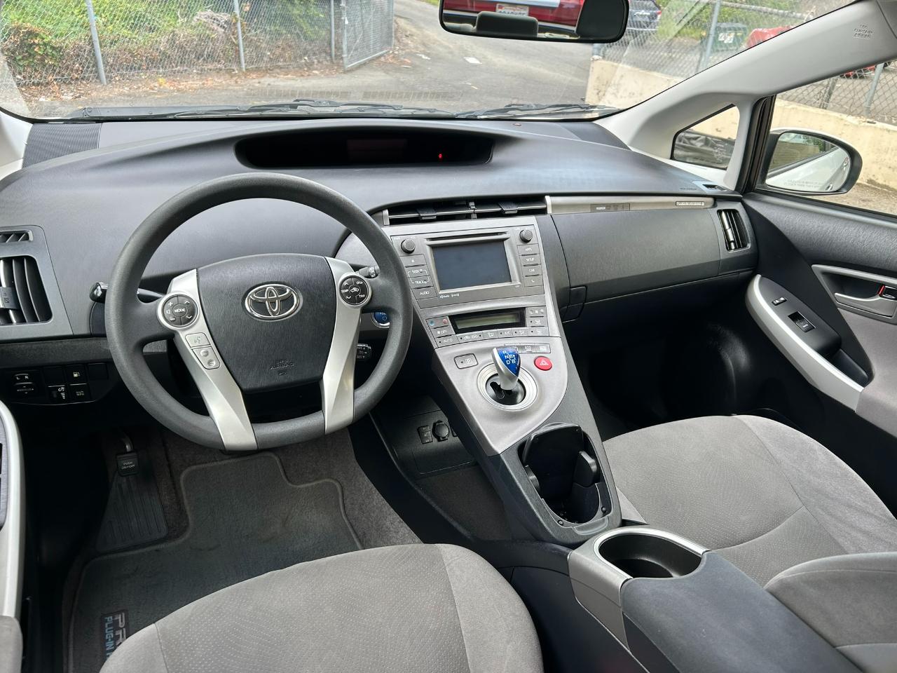 Toyota Prius Plug-In 2013