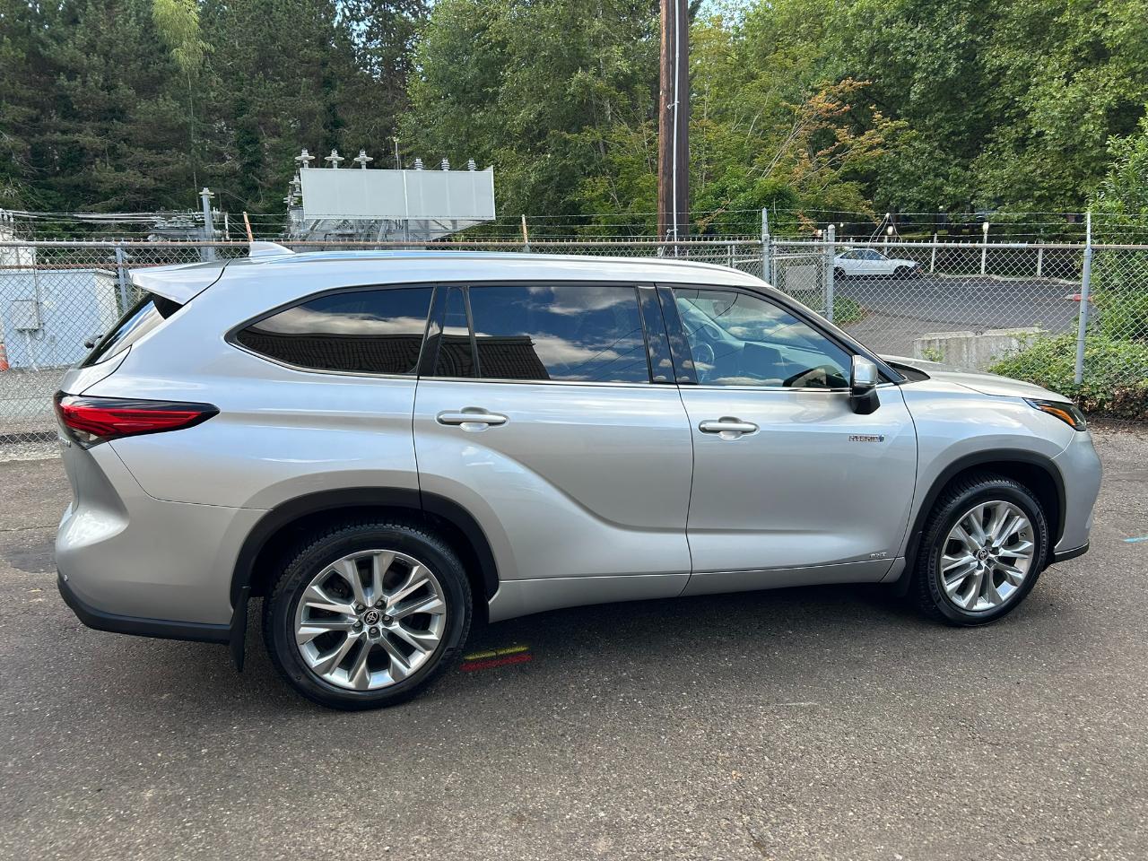 Toyota Highlander Hybrid Limited AWD 2021