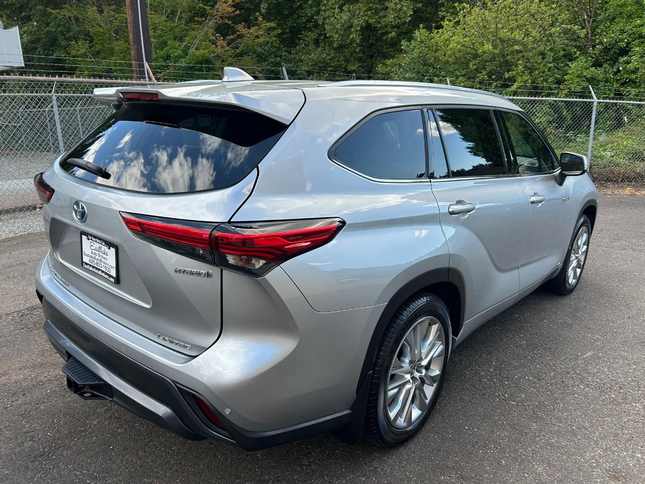 Toyota Highlander Hybrid Limited AWD 2021