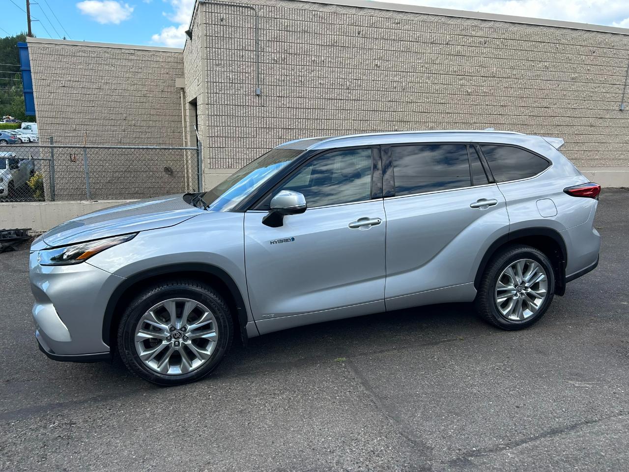 Toyota Highlander Hybrid Limited AWD 2021