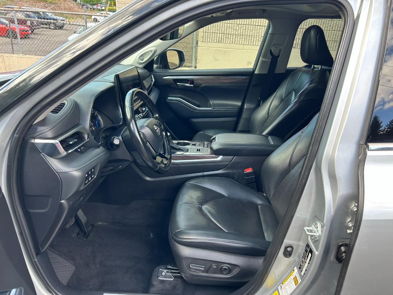 Toyota Highlander Hybrid Limited AWD 2021