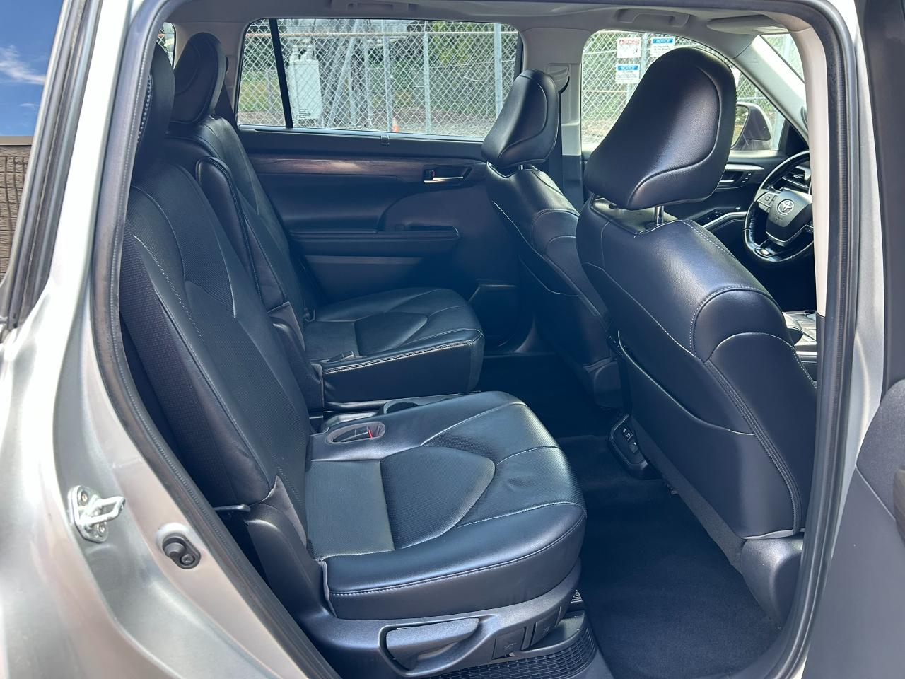 Toyota Highlander Hybrid Limited AWD 2021