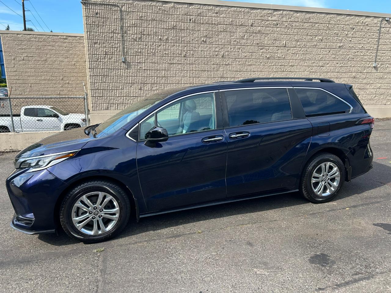 Toyota Sienna  2023