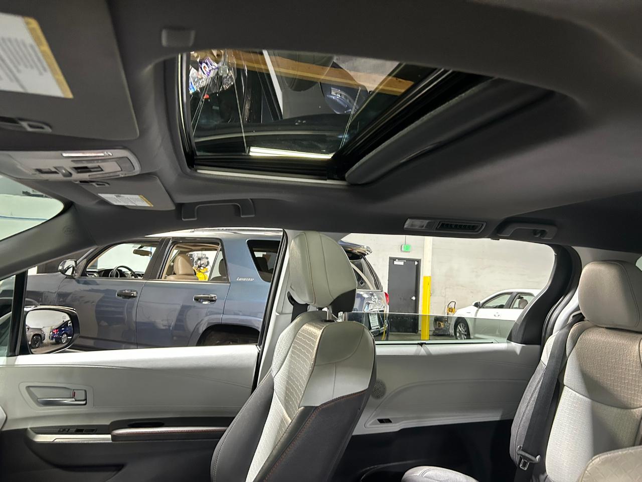Toyota Sienna  2023