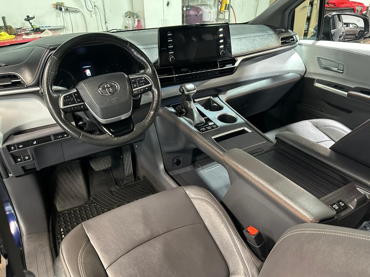 Toyota Sienna  2023
