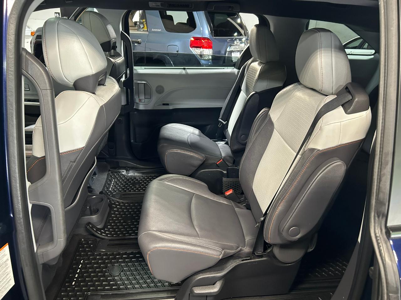 Toyota Sienna  2023
