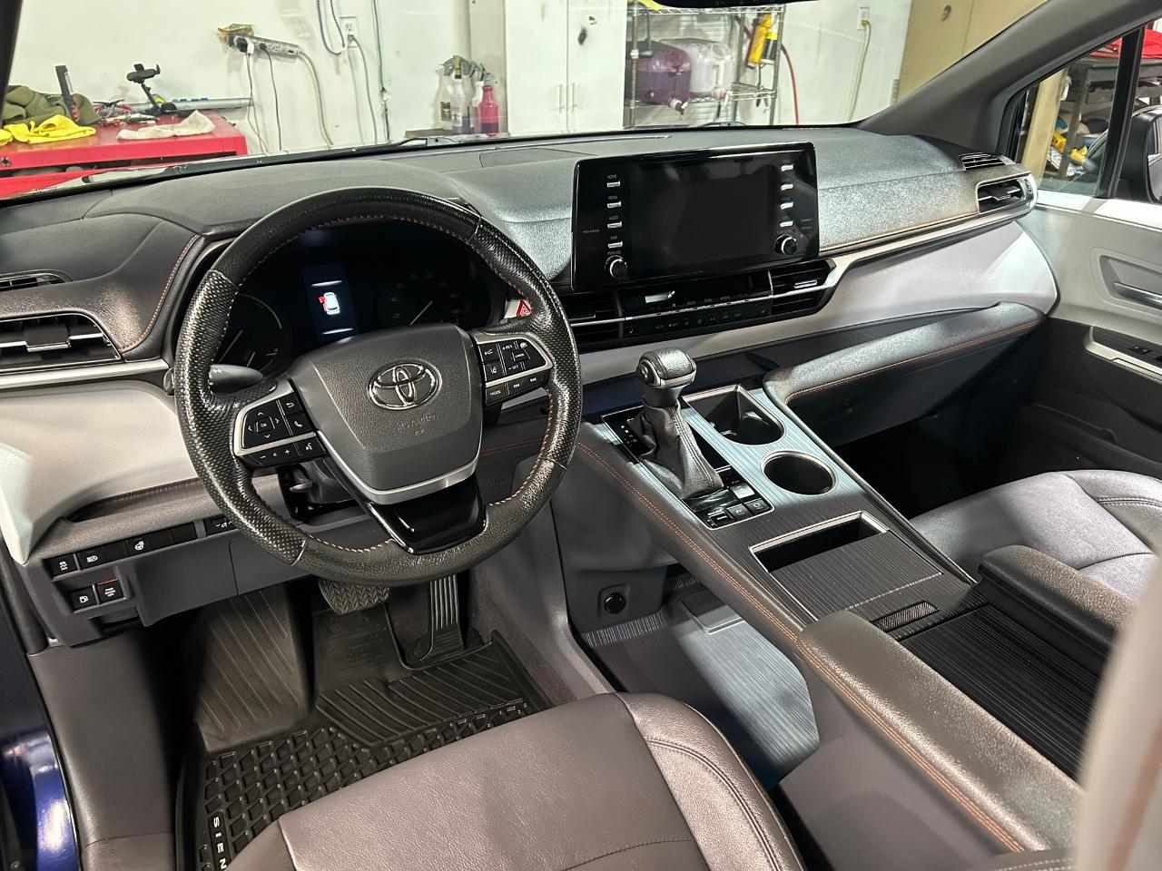Toyota Sienna  2023