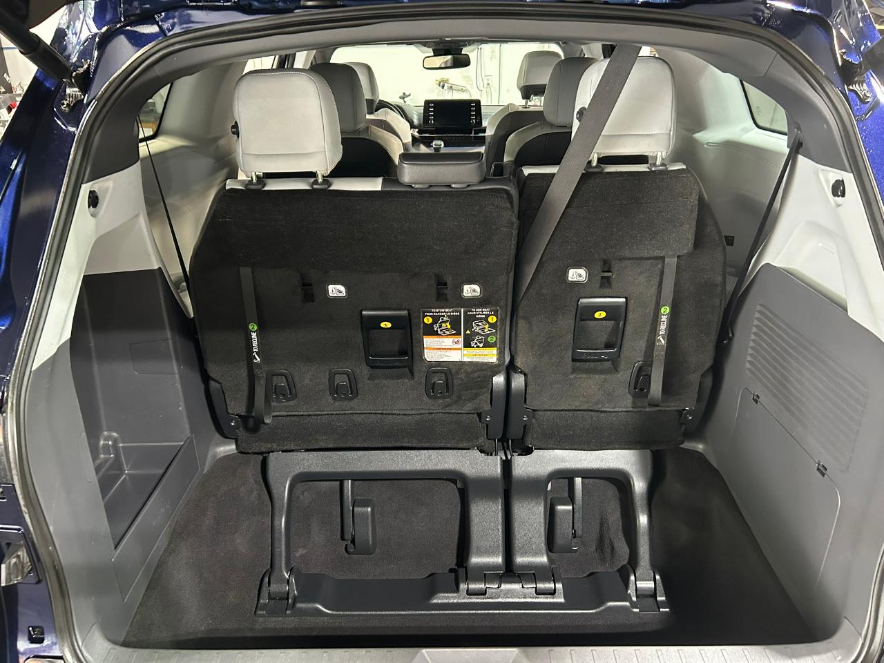 Toyota Sienna  2023