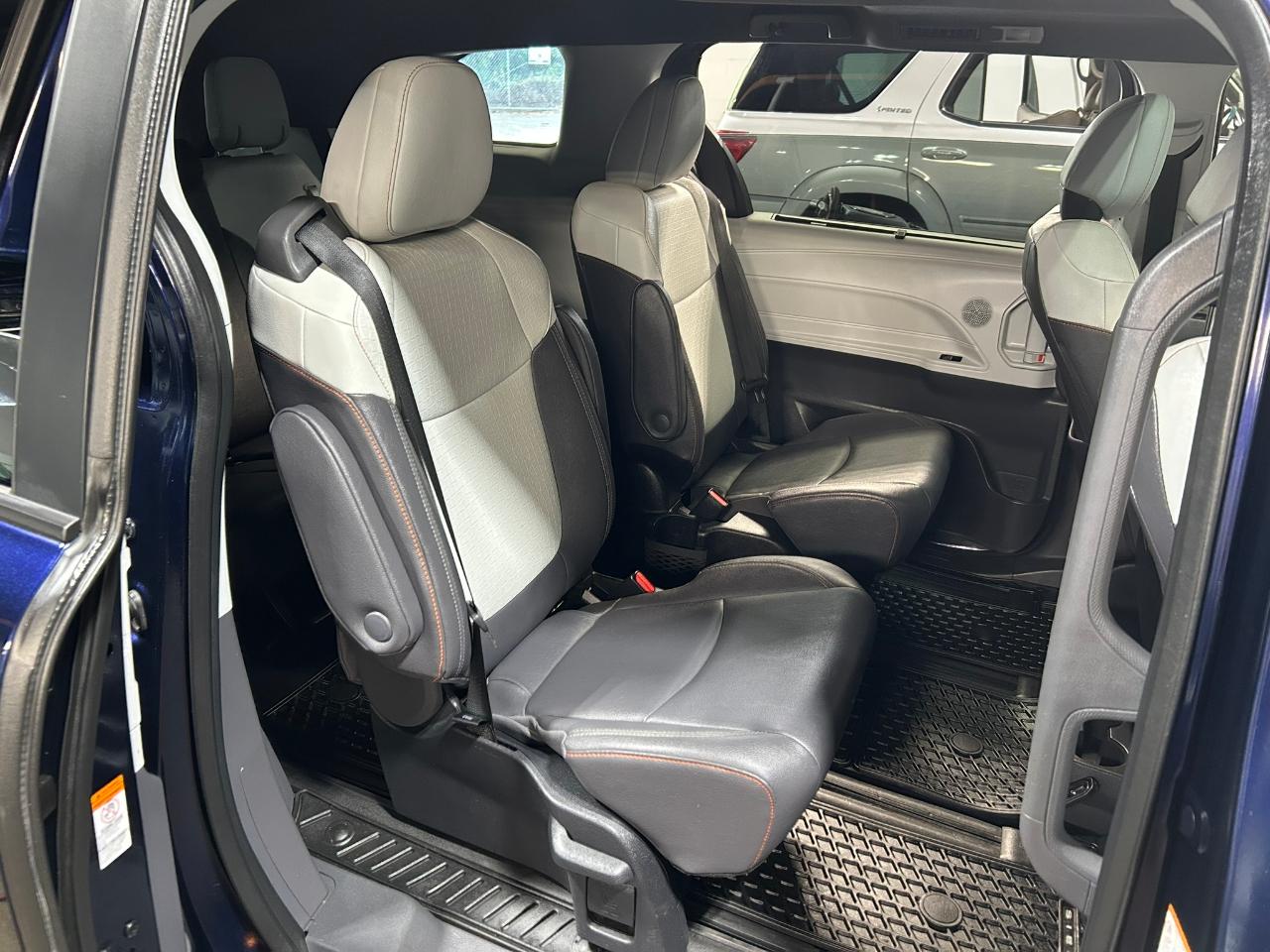Toyota Sienna  2023