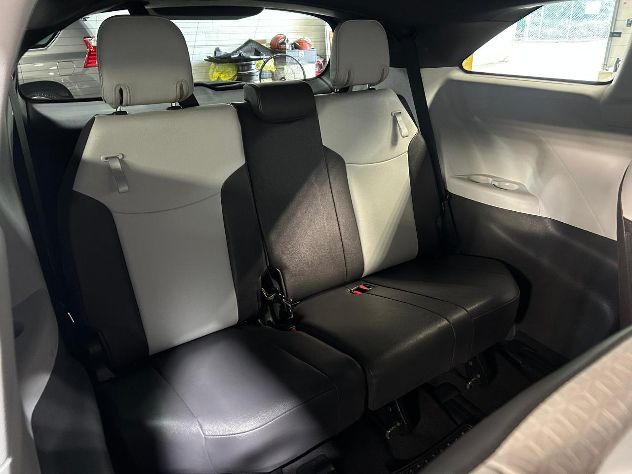 Toyota Sienna  2023