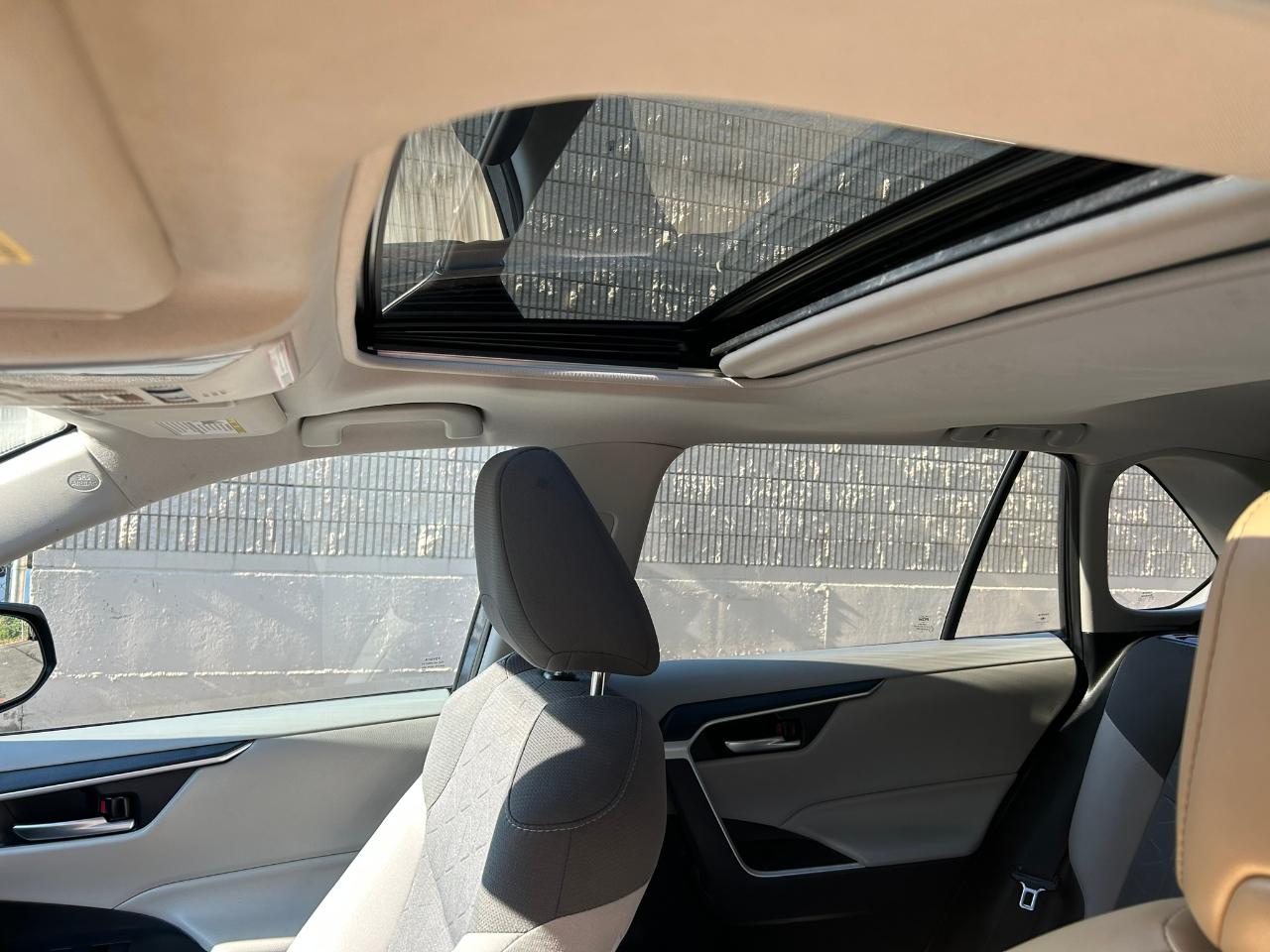 Toyota RAV4 Hybrid XLE 2019