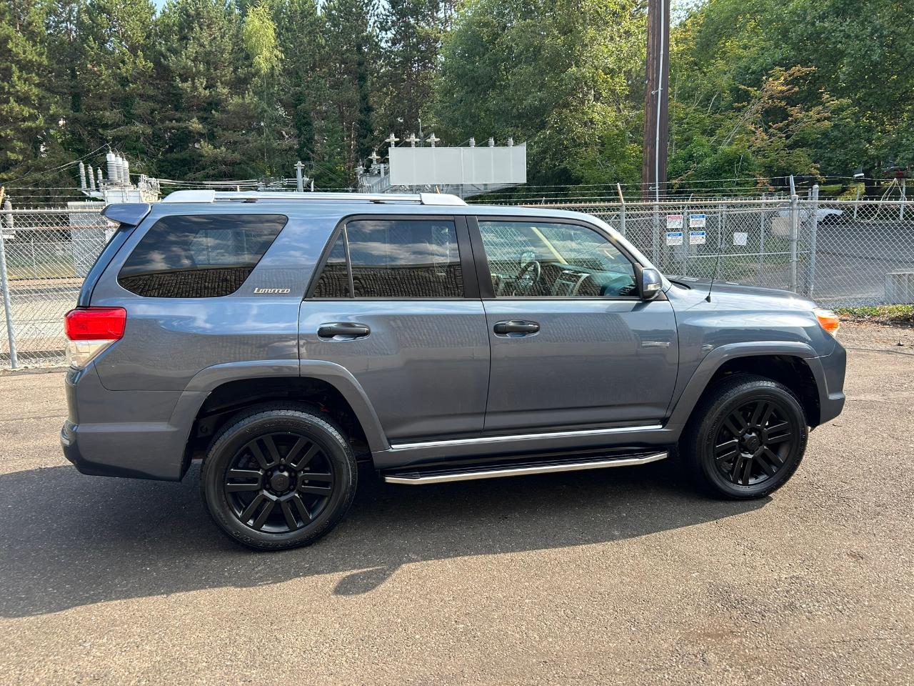 Toyota 4Runner Limited 4WD V6 2010