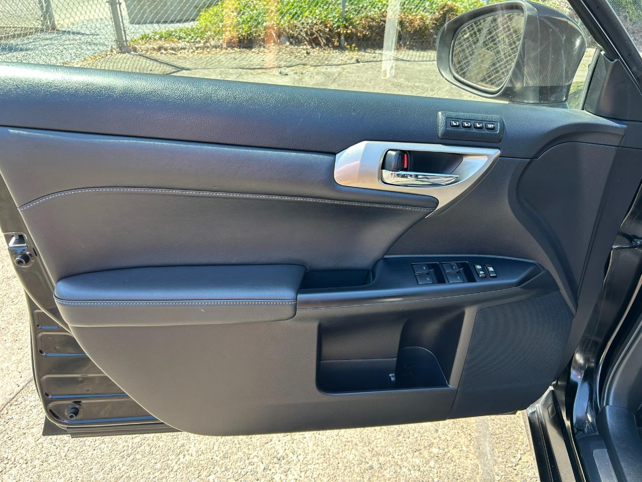 Lexus CT 200h  2014