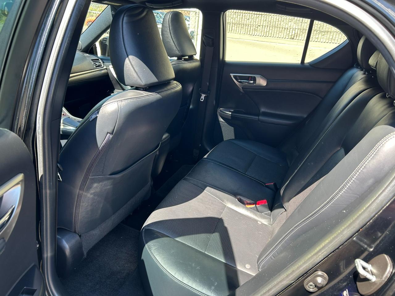 Lexus CT 200h  2014