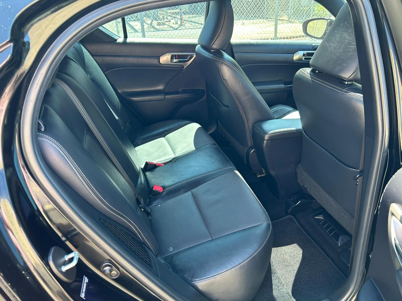Lexus CT 200h  2014