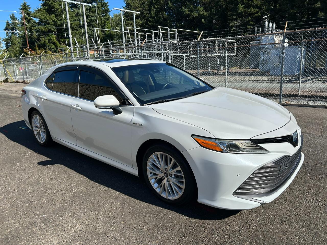 Toyota Camry Hybrid XLE 2018