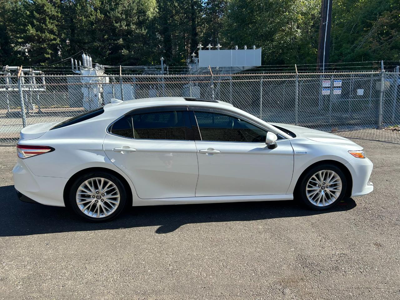 Toyota Camry Hybrid XLE 2018