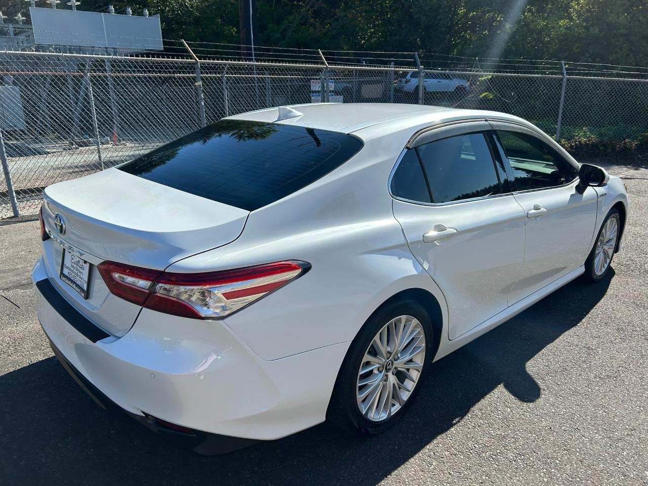 Toyota Camry Hybrid XLE 2018