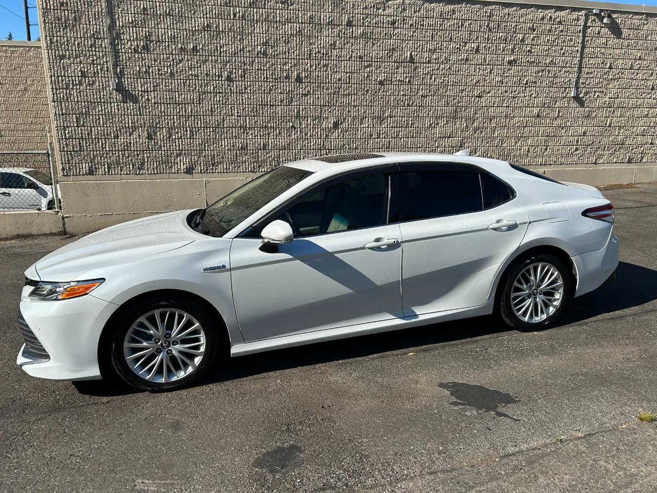 Toyota Camry Hybrid XLE 2018