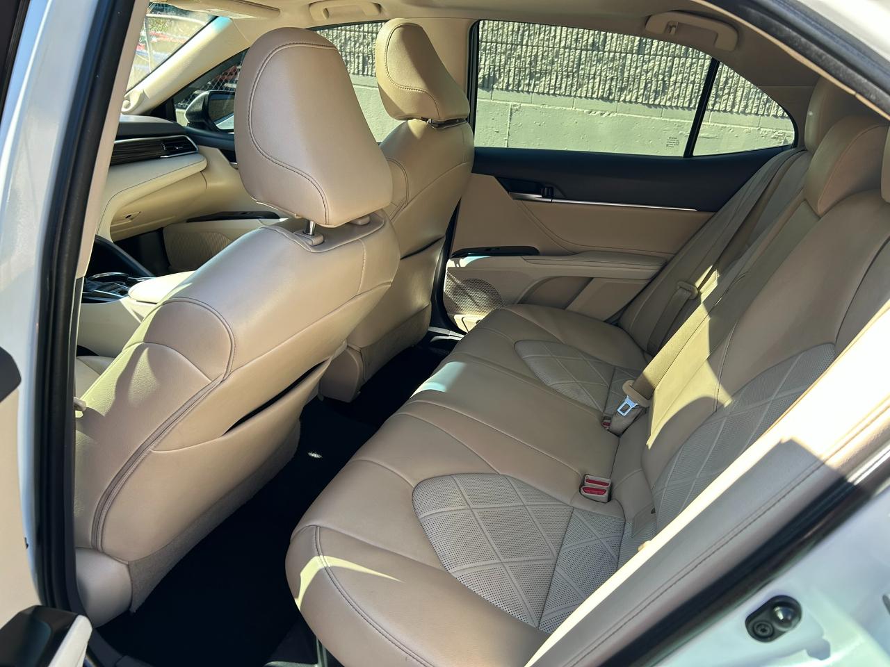 Toyota Camry Hybrid XLE 2018