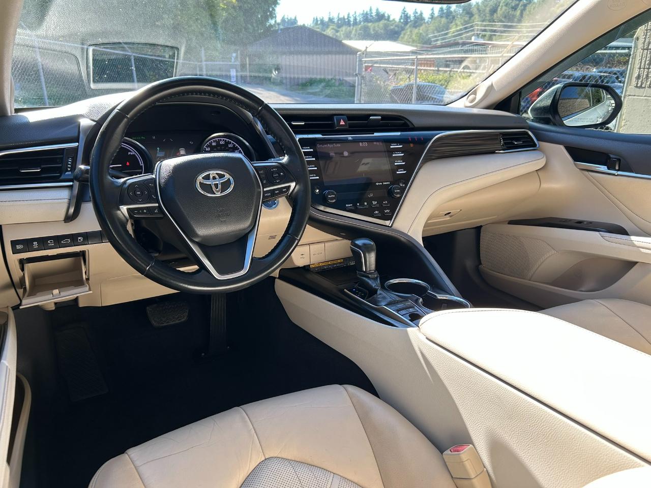 Toyota Camry Hybrid XLE 2018