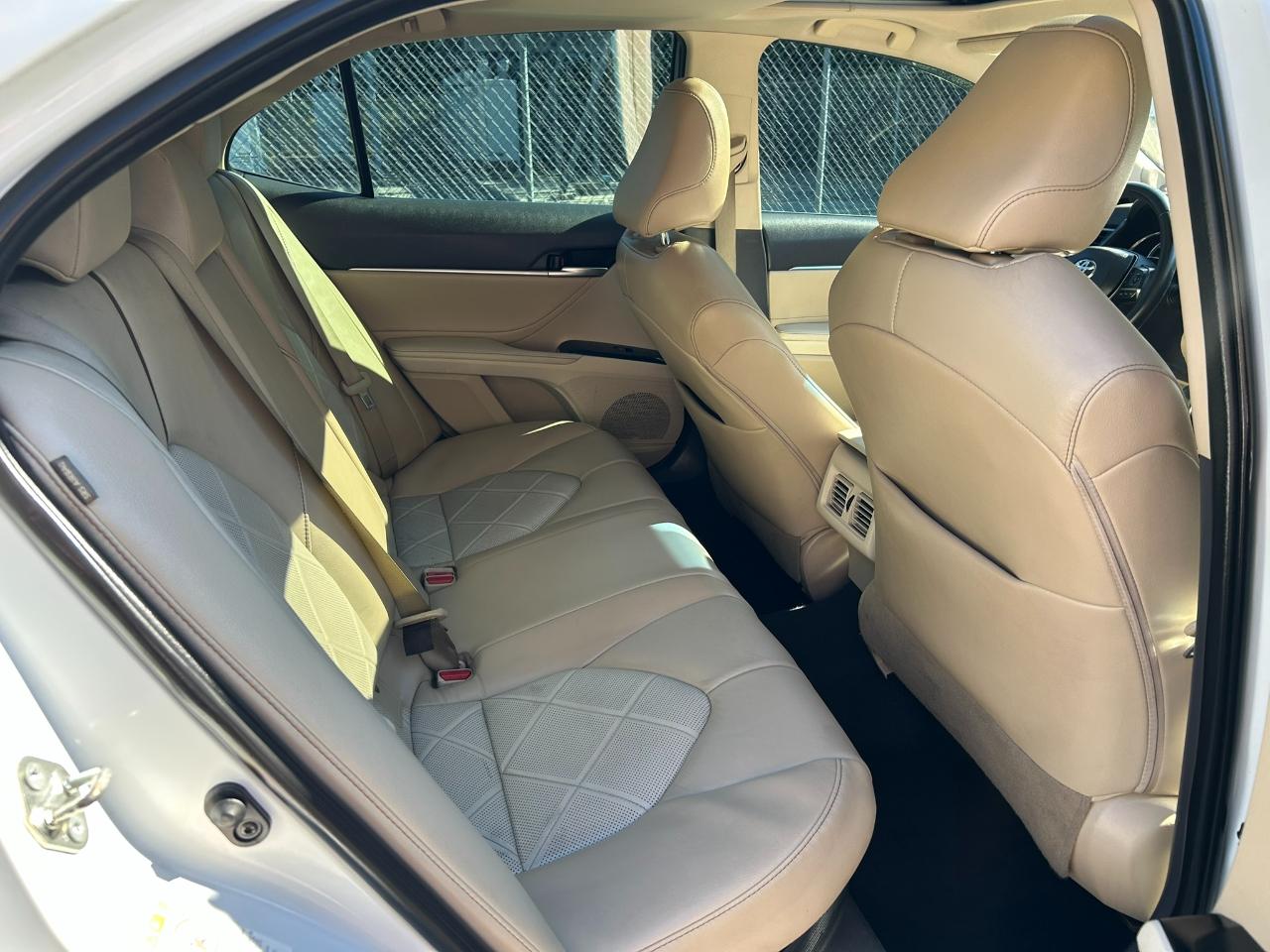 Toyota Camry Hybrid XLE 2018