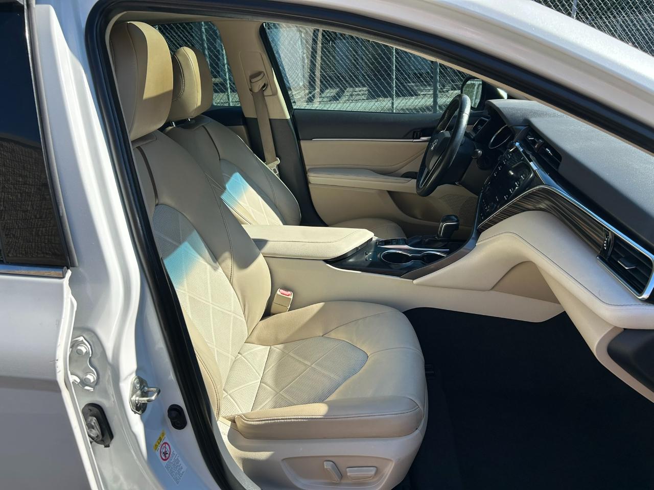 Toyota Camry Hybrid XLE 2018