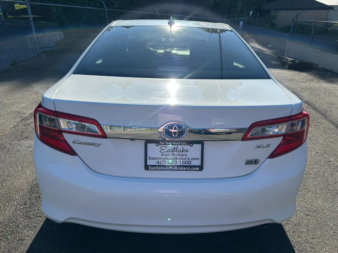 Toyota Camry Hybrid XLE 2012