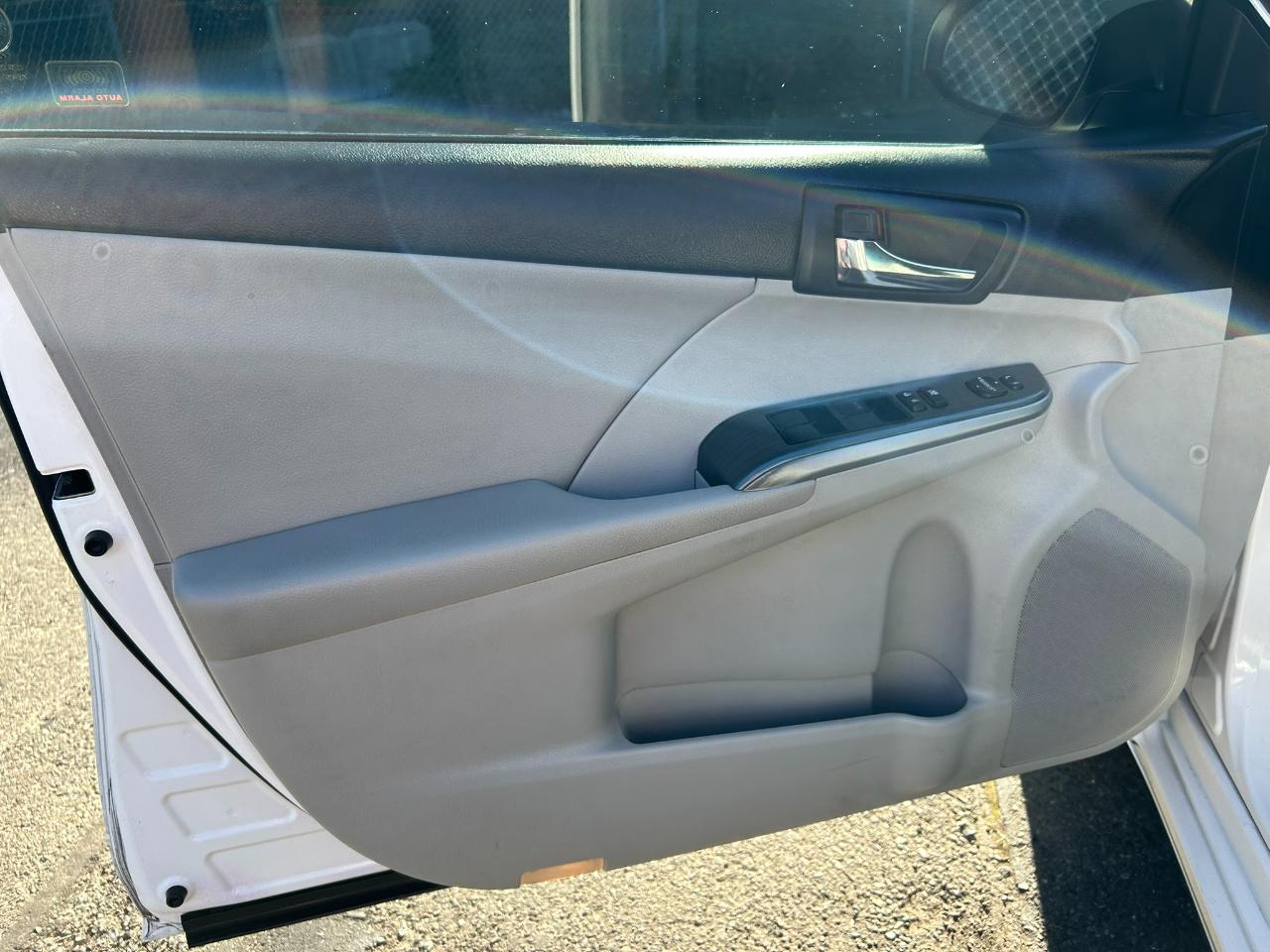 Toyota Camry Hybrid XLE 2012