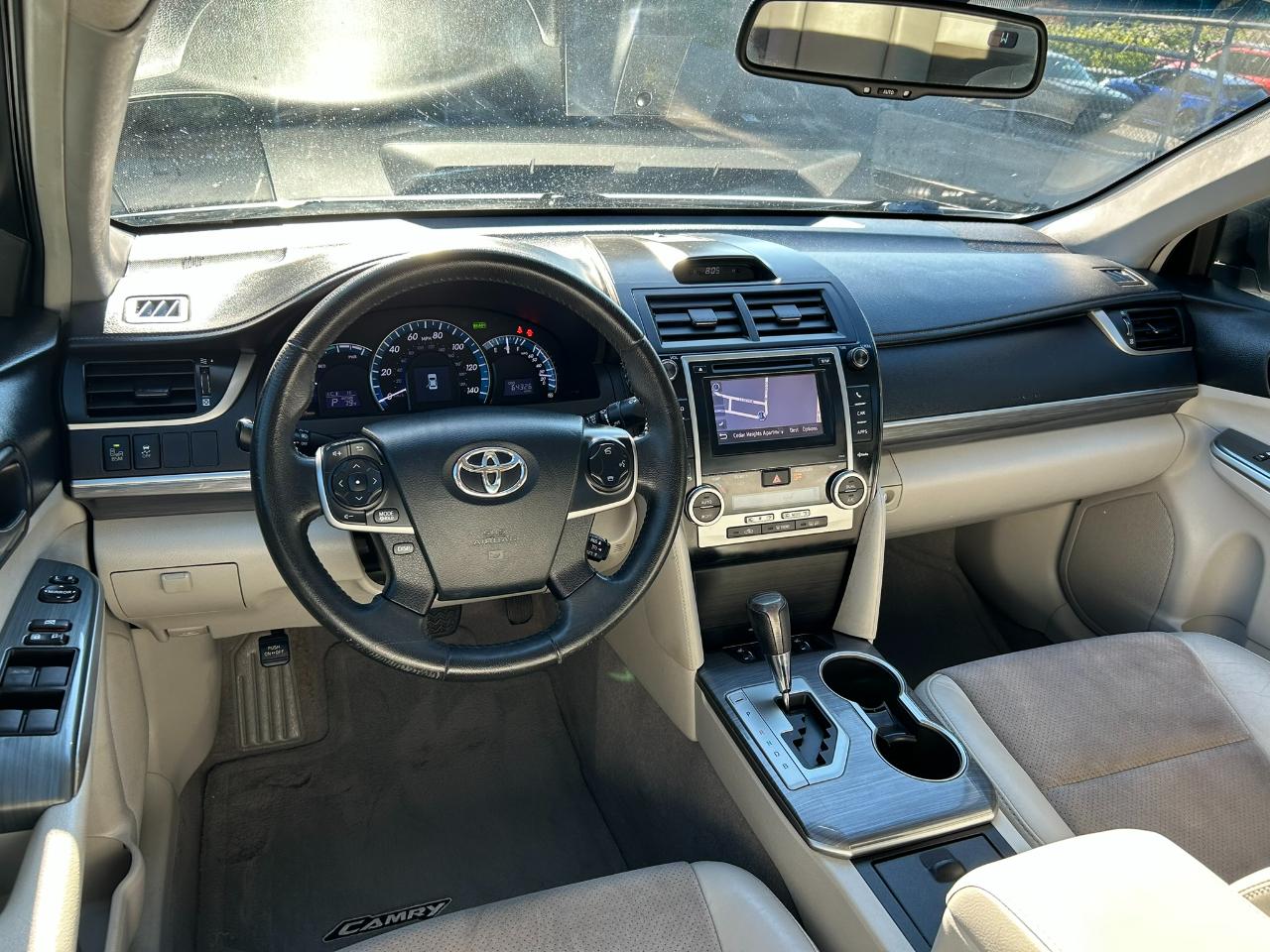 Toyota Camry Hybrid XLE 2012