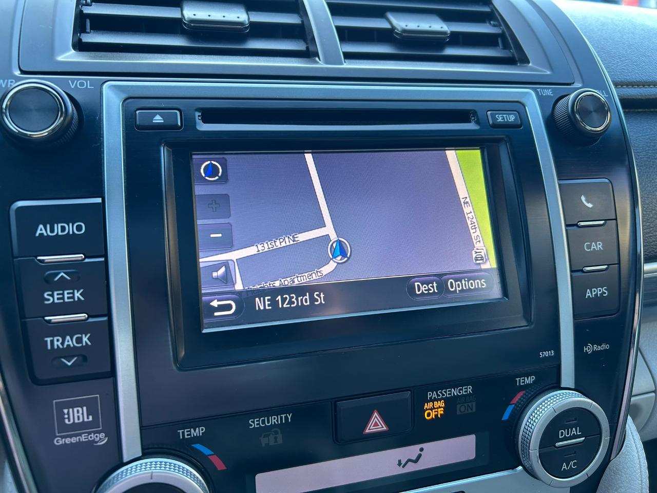 Toyota Camry Hybrid XLE 2012