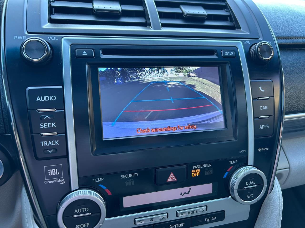 Toyota Camry Hybrid XLE 2012