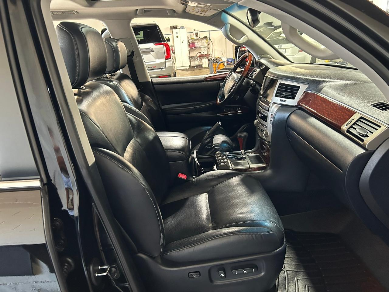 Lexus LX 570 Sport Utility 2014